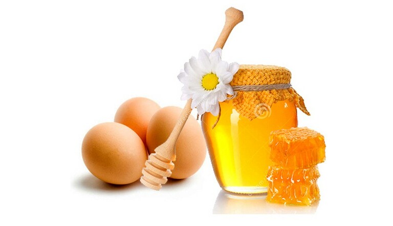 Dùng trứng gà và mật ong chữa yếu sinh lý