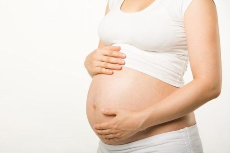 Thay vì quan tâm chuyện có bầu mấy tháng dừng quan hệ, các cặp vợ chồng nên lưu ý những trường hợp kiêng quan hệ