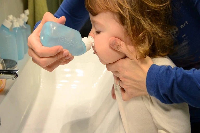 một ngày nên rửa mũi cho trẻ mấy lần 