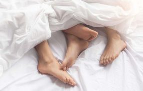 Sau khi quan hệ, con trai không nên tắm ngay, tiểu tiện hoặc làm công việc nặng,...
