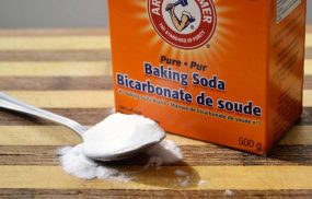 Có thể dùng muối baking soda để tẩy mụn đầu đen trên da mặt.