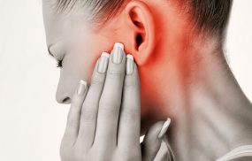 Những điều cần biết về triệu chứng nuốt nước bọt bị đau tai