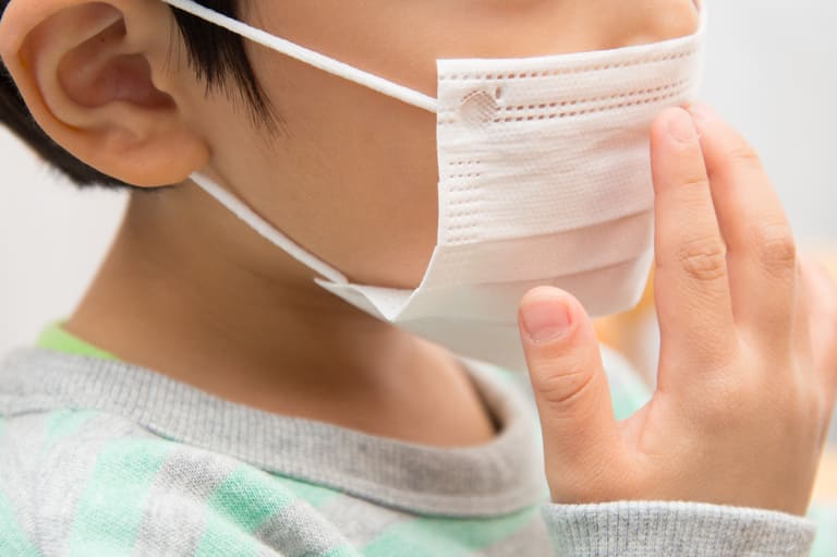Cách ngăn ngừa trẻ bị sốt do viêm họng