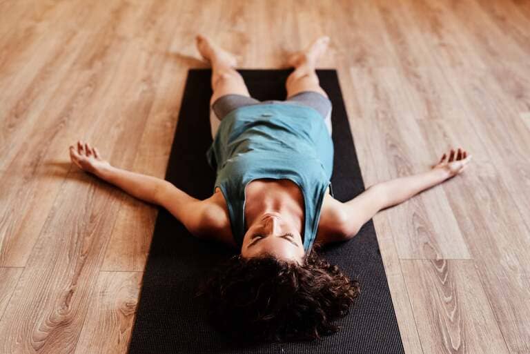 Chữa bệnh trĩ bằng tập yoga