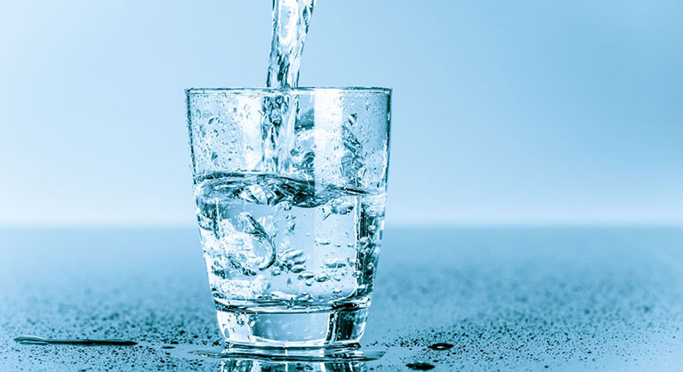 Uống đủ nước giúp tăng chiều cao tuổi dậy thì