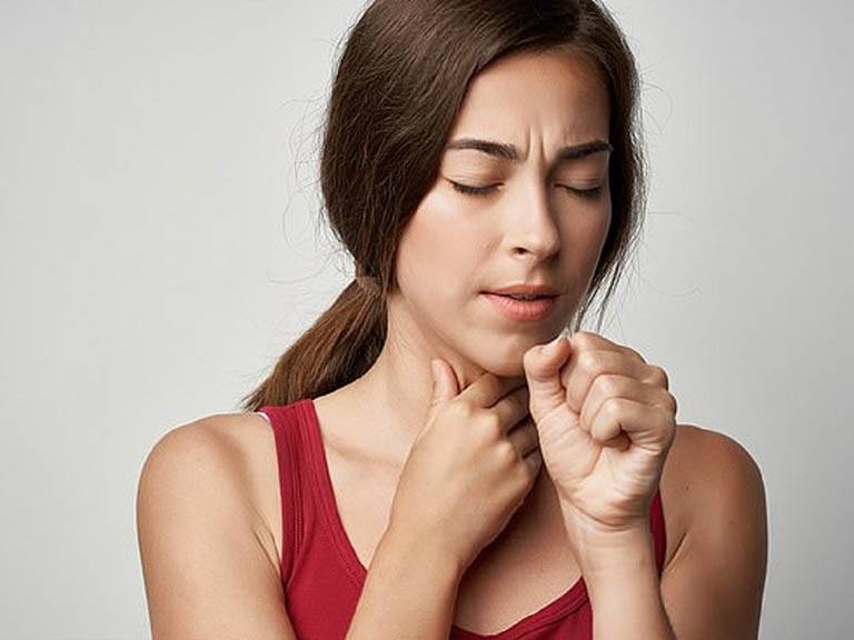Ngậm ô mai cũng giúp chữa viêm họng