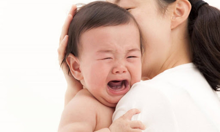 Trẻ sơ sinh bị viêm amidan và những điều cha mẹ cần biết