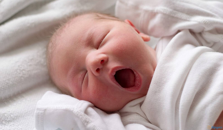 Trẻ sơ sinh bị viêm amidan có nguy hiểm không