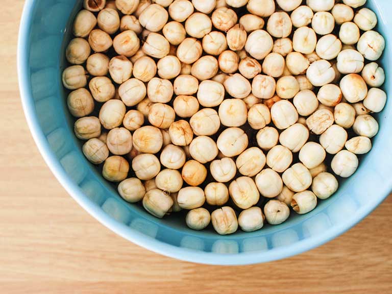 Hạt sen - Top 15 loại hạt giàu dinh dưỡng tốt cho mẹ và thai nhi nên bổ sung