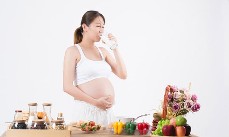 Vì sao mang thai cần uống sữa bầu?