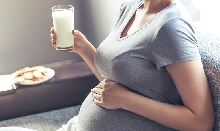 Mang thai nên uống sữa bầu vào tháng thứ mấy là tốt nhất?