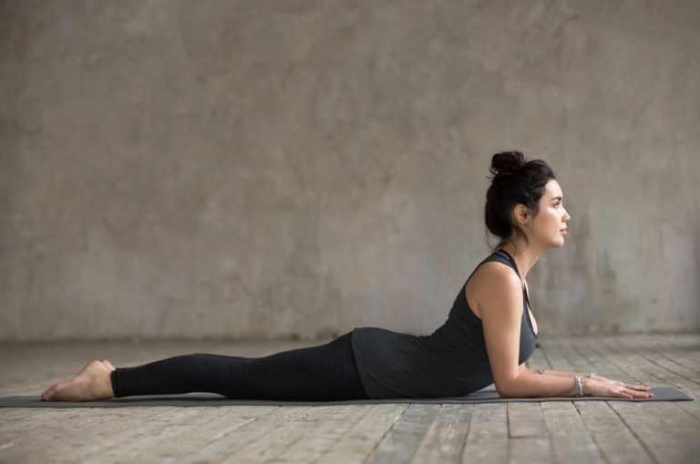 Động tác nhân sư - bài tập yoga giúp giảm đau cổ vai gáy nhanh chóng