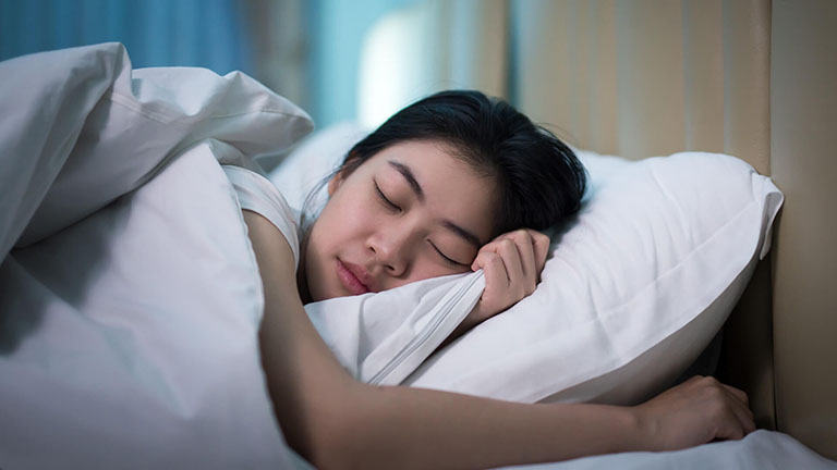 Nên điều chỉnh thói quen sinh hoạt phù hợp để có giấc ngủ ngon hơn 