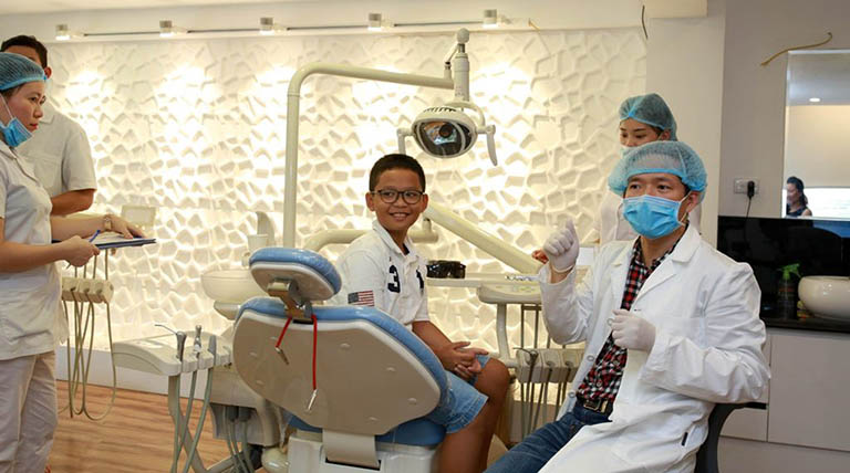 Địa chỉ khám nhổ răng sữa cho bé tại Hà Nội