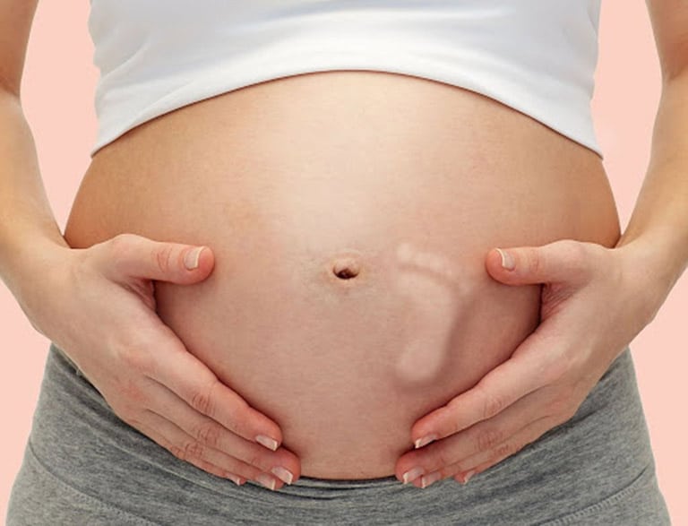 Yếu tố nào làm ảnh hưởng đến cân nặng thai nhi qua từng tuần tuổi?