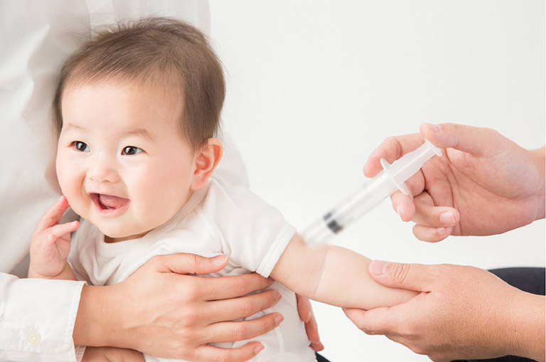 Vì sao nên tiêm vacxin phòng lao cho trẻ sơ sinh?