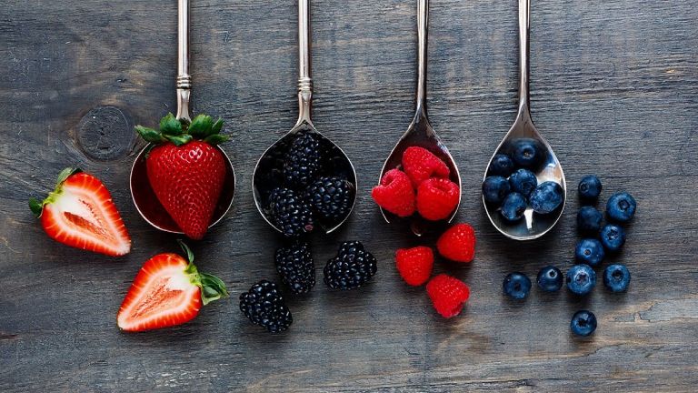 Quả mọng - 11 loại hoa quả tốt cho người viêm đại tràng nên bổ sung