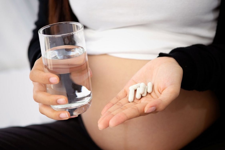 Biện pháp xử lý nếu lỡ uống thuốc đau dạ dày khi mang thai