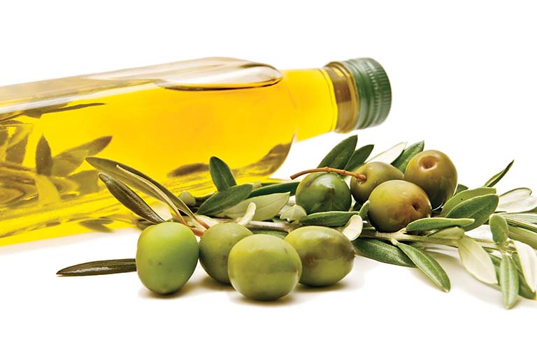 Dầu oliu có hàm lượng vitamin E lớn tốt cho da 