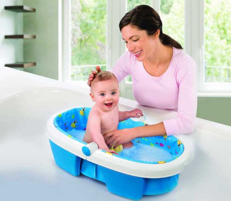 Tắm rửa, vệ sinh cho con đúng cách để phòng ngừa bệnh viêm đường tiết niệu 