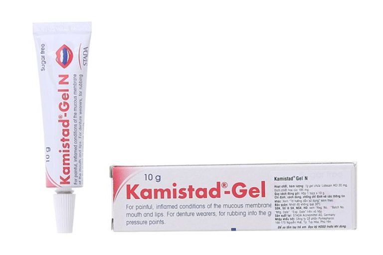 Kamistad - Gel N được bào chế ở dạng gel bôi, có khả năng bám dính tốt ở niêm mạc miệng