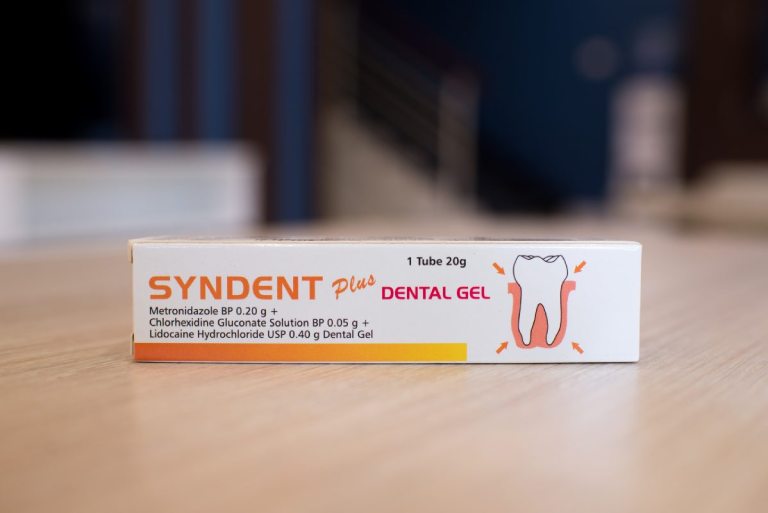 Thuốc trị viêm nướu Syndent plus dental gel được sản xuất ở Ấn Độ có chứa thành phần chính là Metronidazole