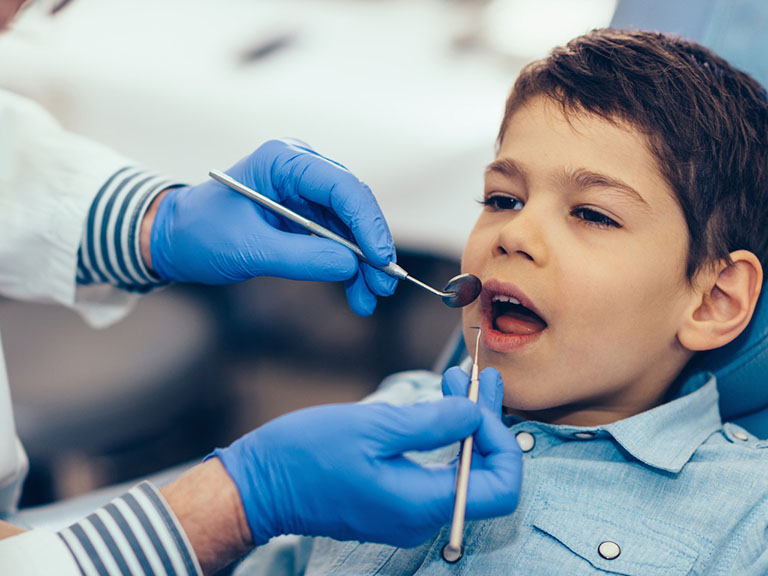 nguyên nhân gây sâu răng ở trẻ em