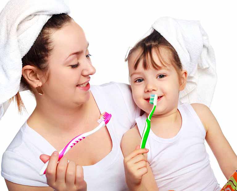 Vệ sinh răng miệng sạch sẽ để phòng ngừa nguy cơ mắc các bệnh về răng miệng